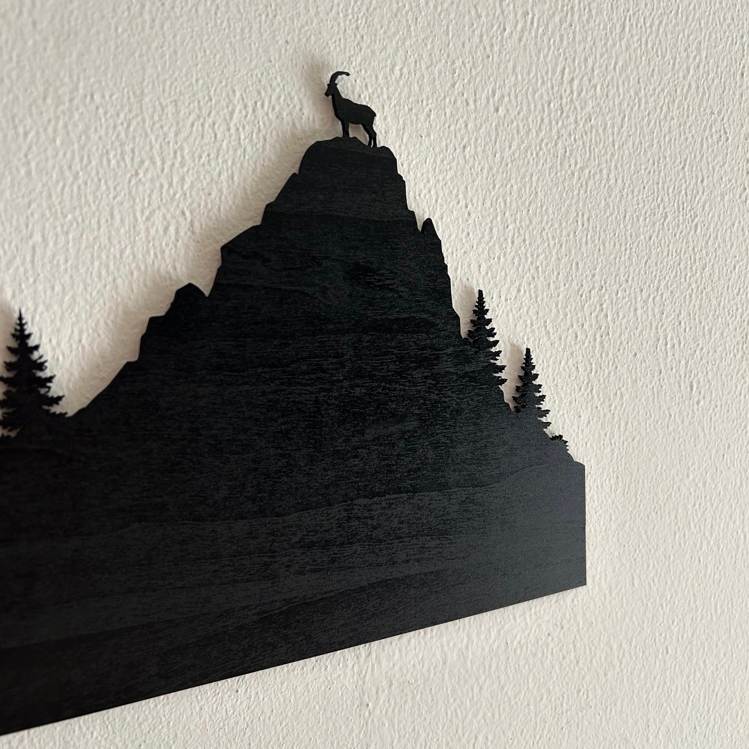 Skyline Montagna in Legno - Escursionisti e Stambecco