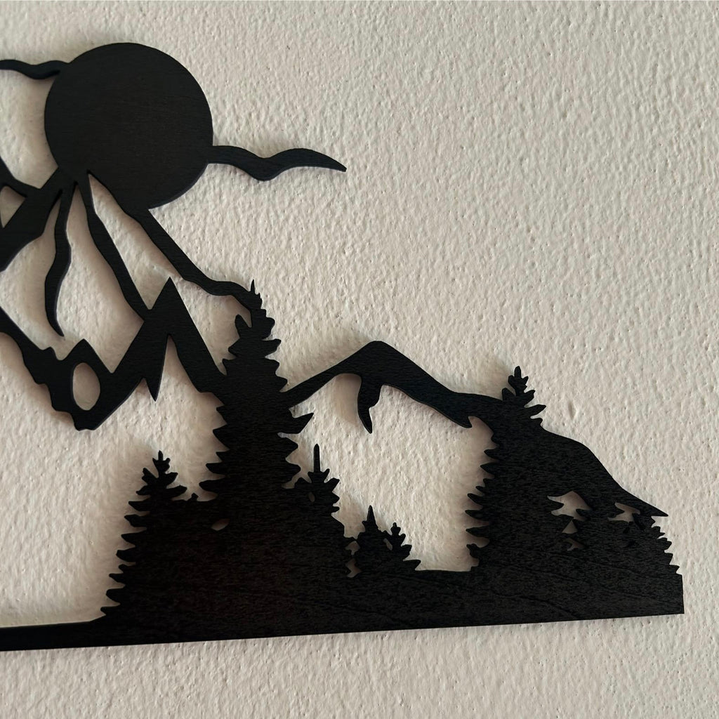 Silhouette Montagna in Legno - Escursionisti sotto la Luna