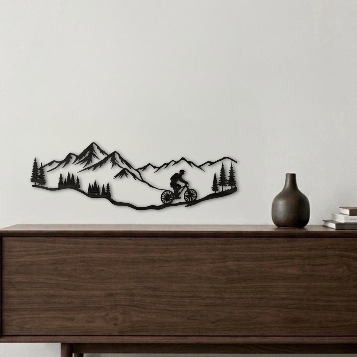 Decorazione in Legno - Uomo che Pratica Mountain Bike in Montagna
