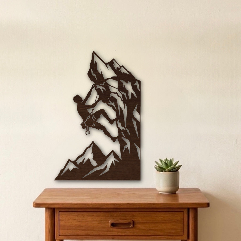 Silhouette Intagliata su legno -  Arrampicatore