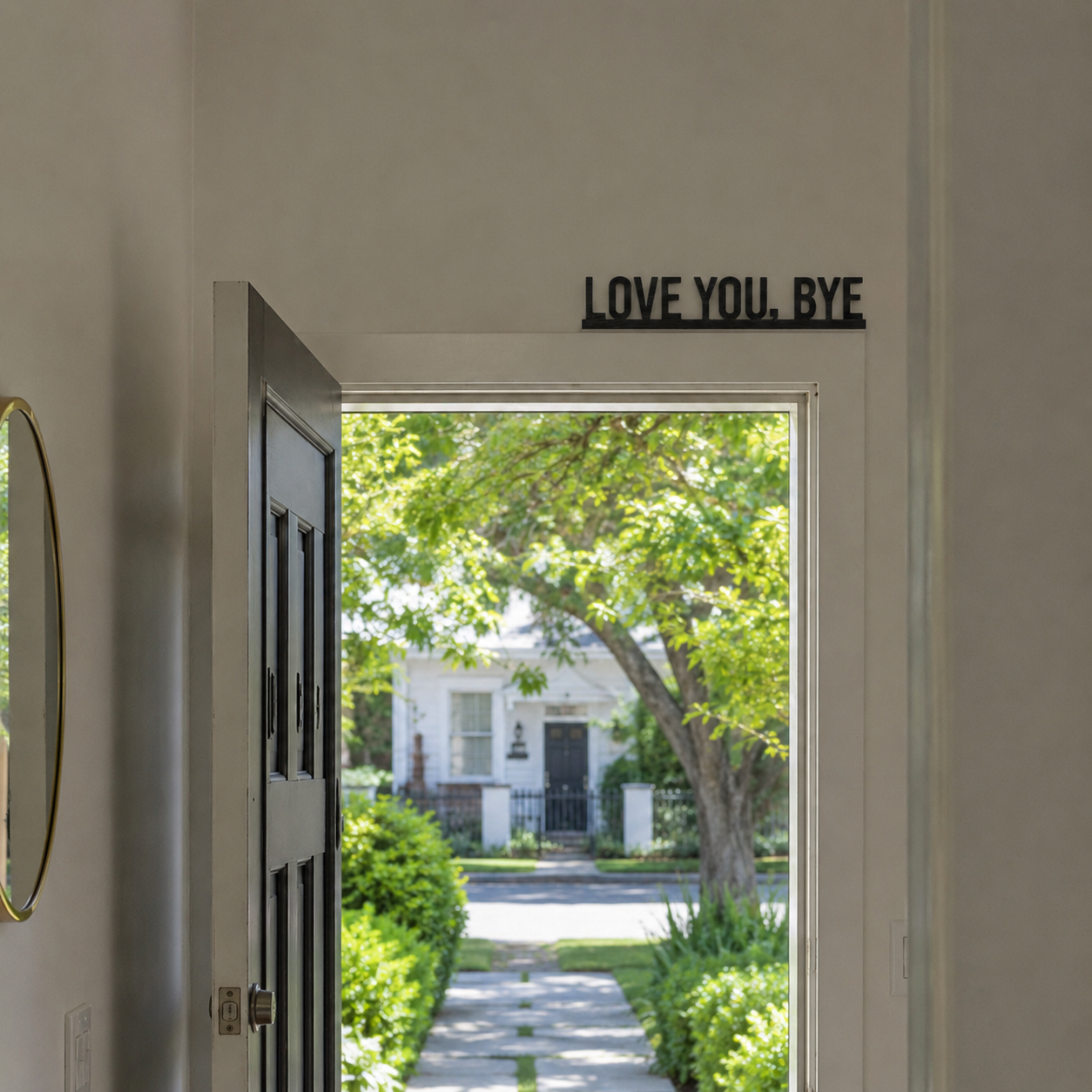 Scritta decorativa da parete in legno “LOVE YOU, BYE” – Design moderno e minimalista
