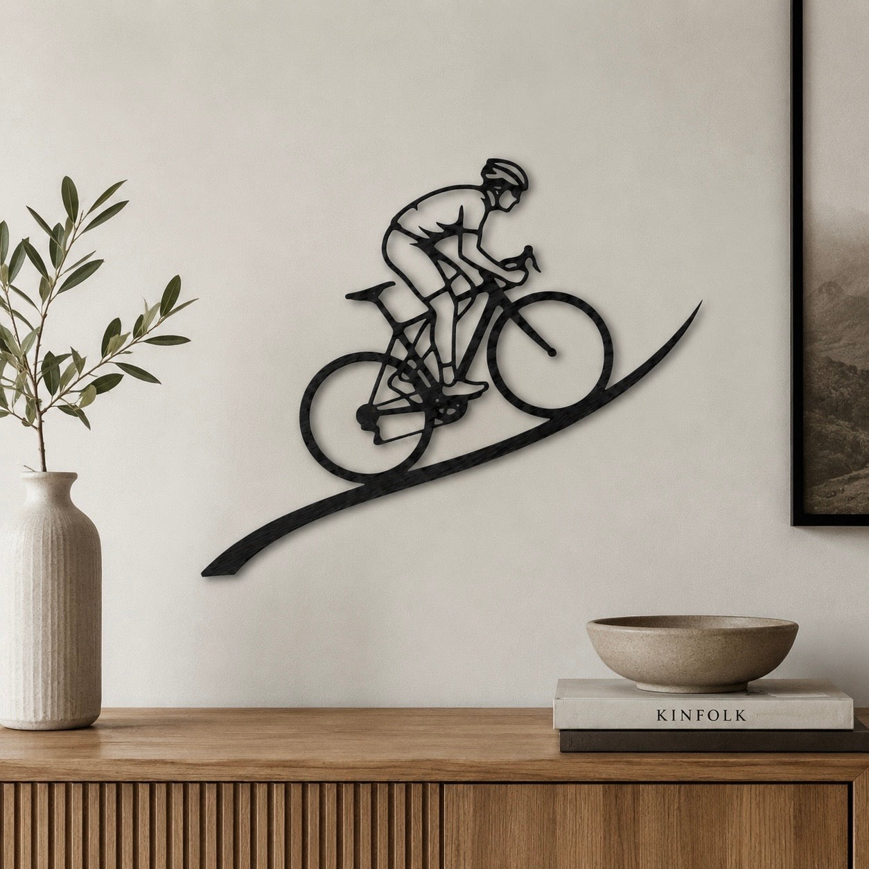 The Cyclist – Decorazione murale artigianale in legno