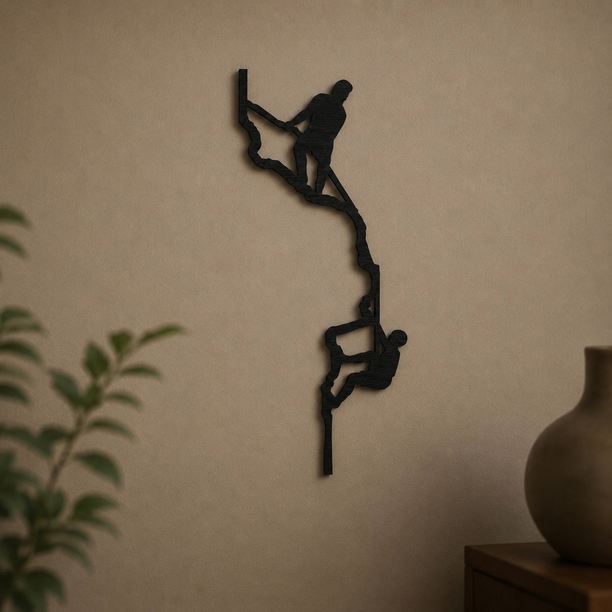 Decorazione Murale "The Climbers" in Legno – Arte Verticale Minimalista