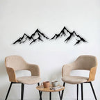 Silhouette montagne intagliate su legno