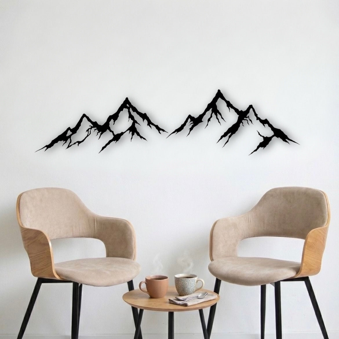 Silhouette montagne intagliate su legno