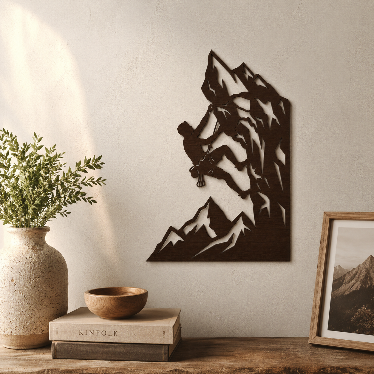 Silhouette Intagliata su legno -  Arrampicatore