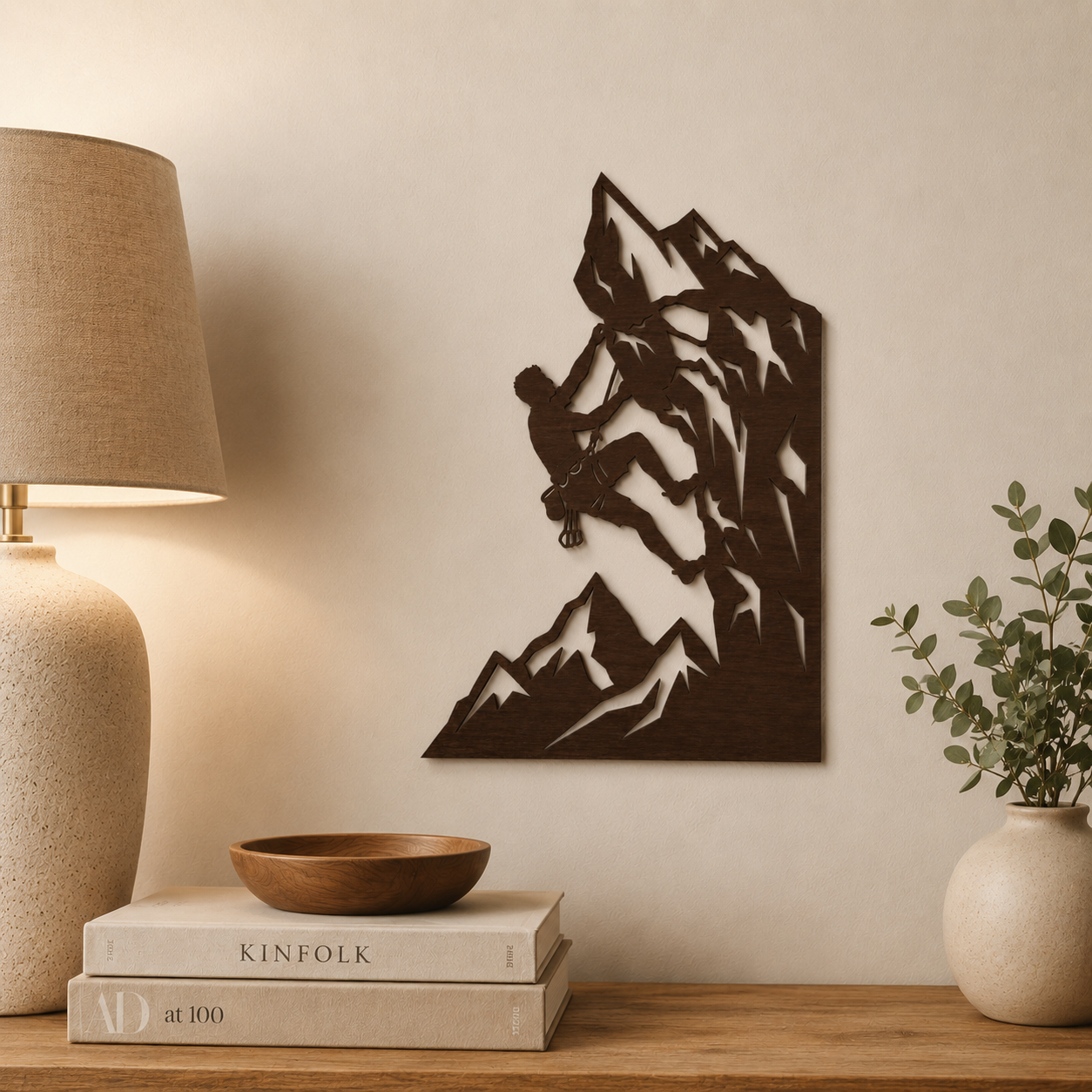 Silhouette Intagliata su legno -  Arrampicatore