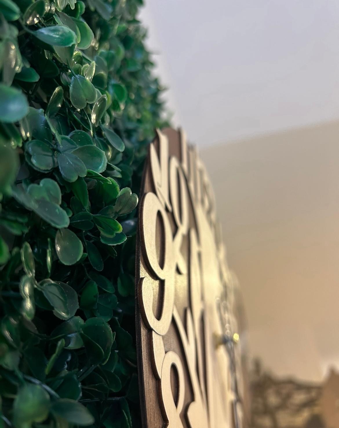 Orologio da Parete Artigianale "Albero della Vita" in Legno Bicolore – Silenzioso, 30 cm